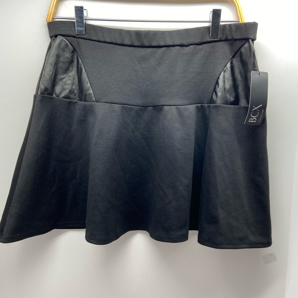 BCX Black skirt NWT